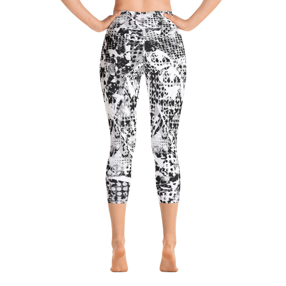 Tela - Yoga Capri Leggings -