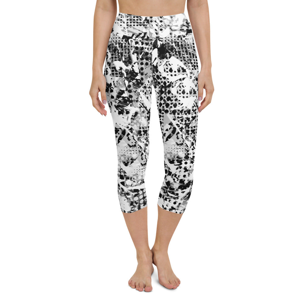 Tela - Yoga Capri Leggings -