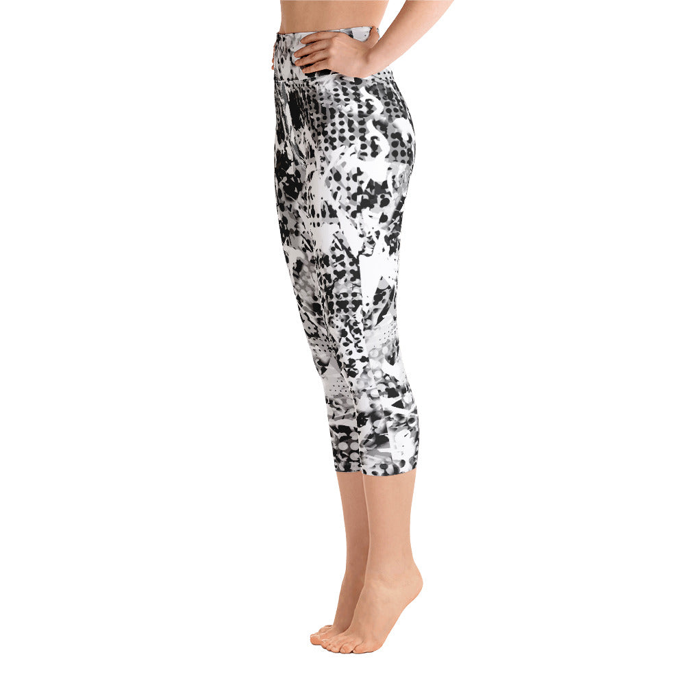 Tela - Yoga Capri Leggings -
