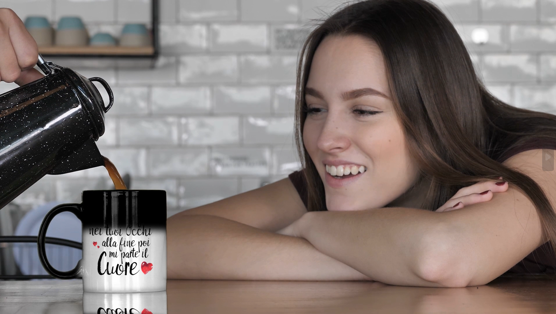 Carica il video: 