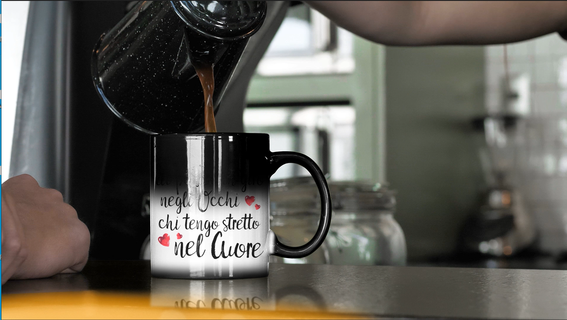 Carica il video: 